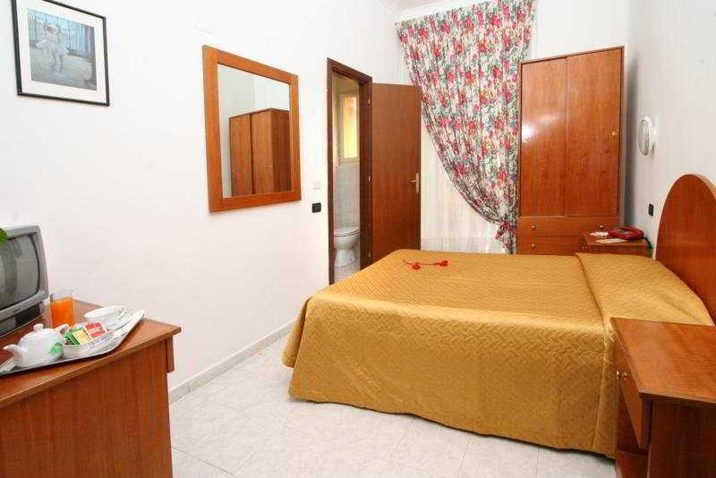 Chapter Roma Room photo